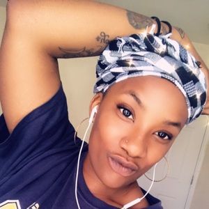 Meet your Posher, Makayla